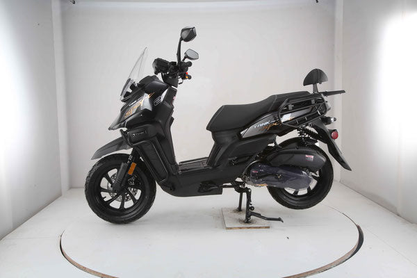 Tank 200 EFI Sport Scooter